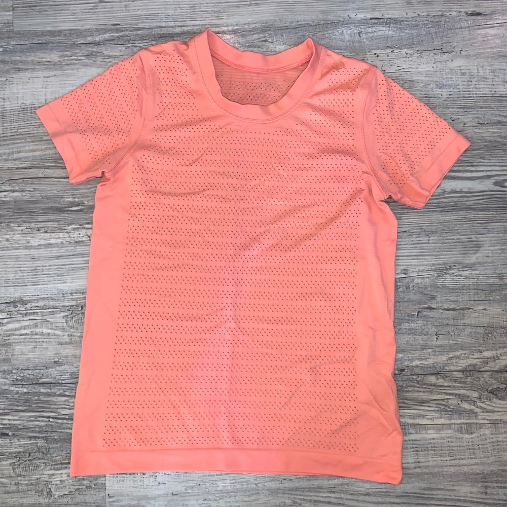 LULULEMON Breeze By Short Sleeve Squad shi…